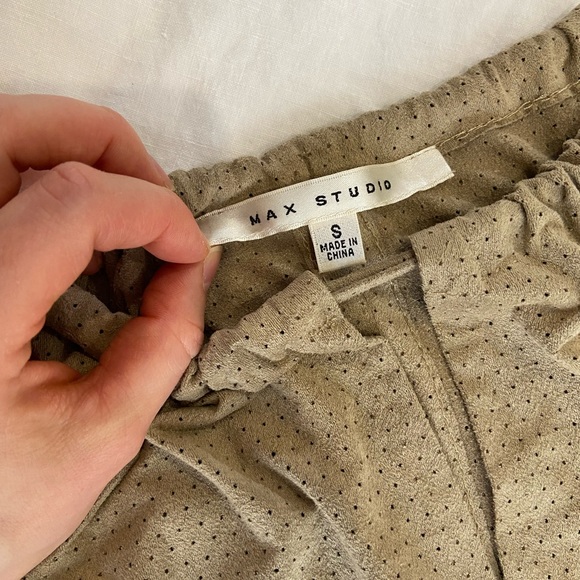Max Studio, beige, halter top. - Picture 5 of 5